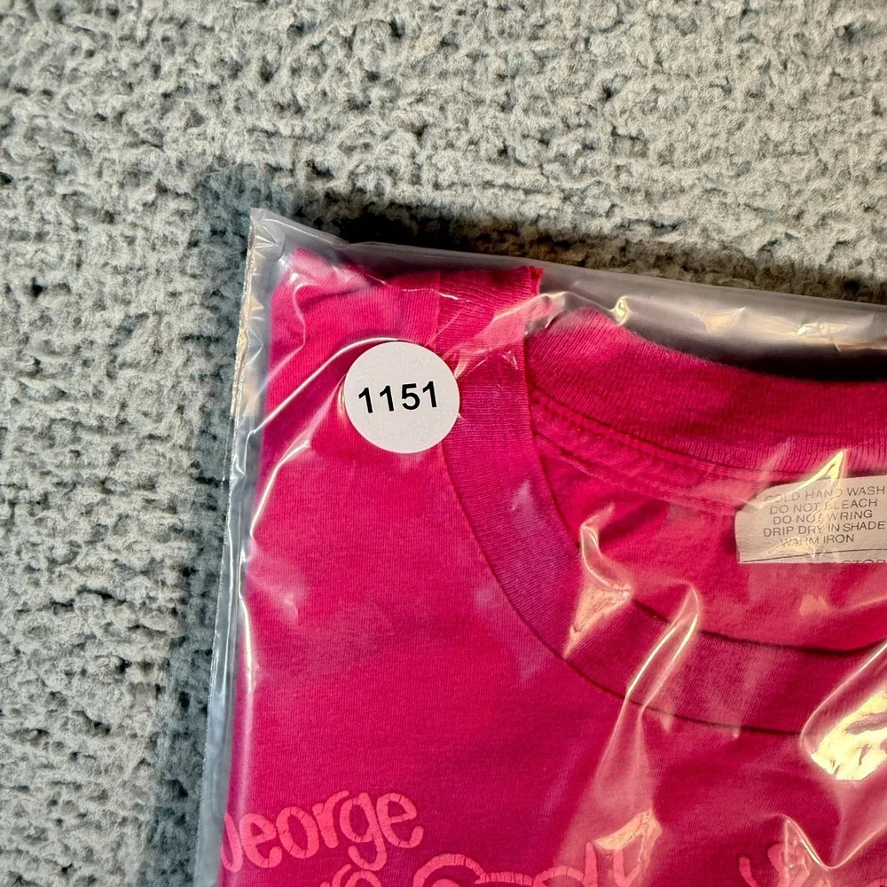 Vintage 90s Australian T-shirt Medium Pink Australia Made Tourism Attractions